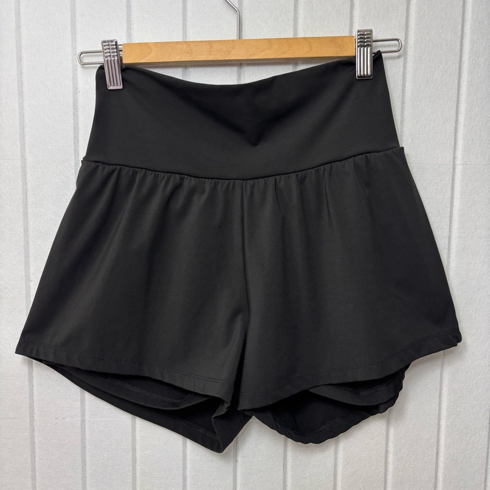 HALARA Women's High-Waisted Black Shorts Size M
